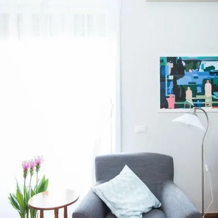 Charming Piazza Del Popolo