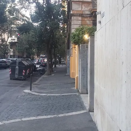 Charming Piazza Del Popolo *